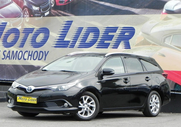 Toyota Auris cena 66900 przebieg: 118000, rok produkcji 2017 z Rzeszów małe 191